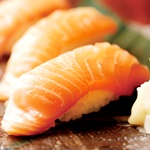 回転寿司で鮭をなぜ英語表示のサーモンに名前を変えている